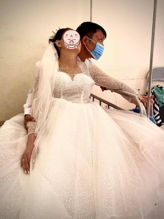 Xôn xao cô dâu ngất xỉu vì quá hồi hộp trước đám cưới, được trang bị bình oxy chở thẳng về nhà chồng 2