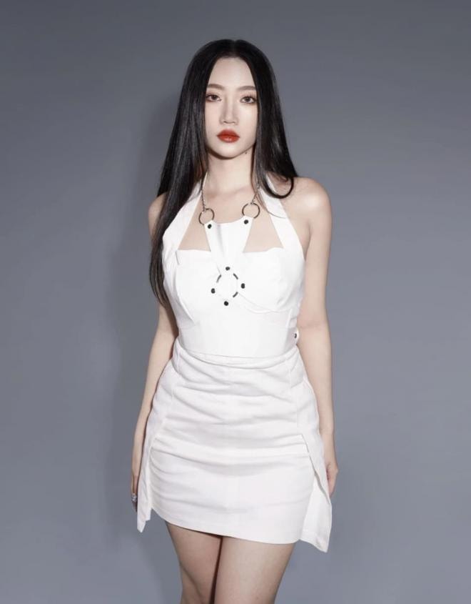 hoa-minzy-tiet-lo-chieu-cao-that-khac-xa-voi-loat-anh-moi-ngay-5-ngoisaovn-w952-h1220 1