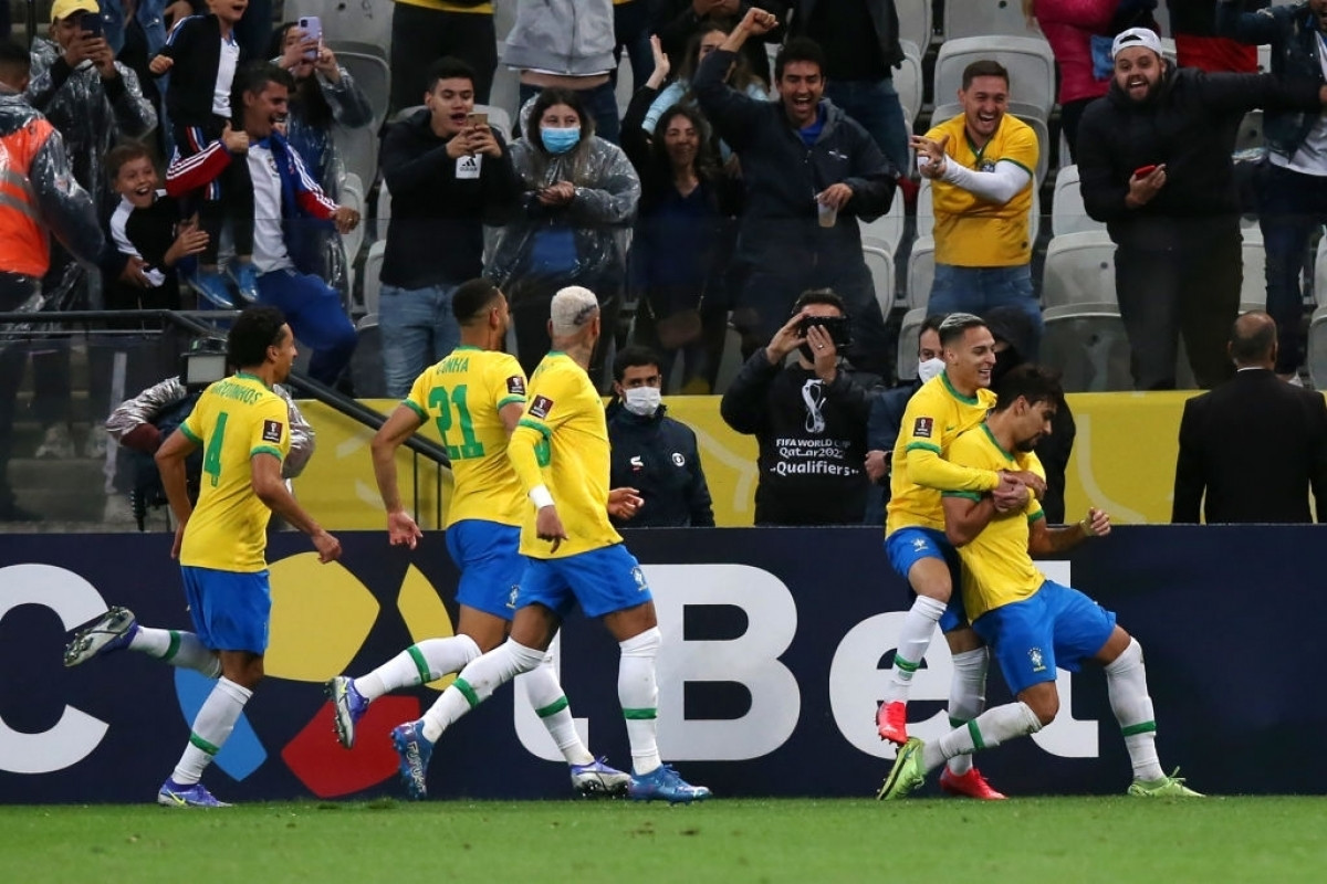 4. Brazil - Đội bóng Nam Mỹ chính thức giành quyền đến Qatar sớm 6 lượt trận sau khi vượt qua Colombia 1-0 ngày 11/11. 