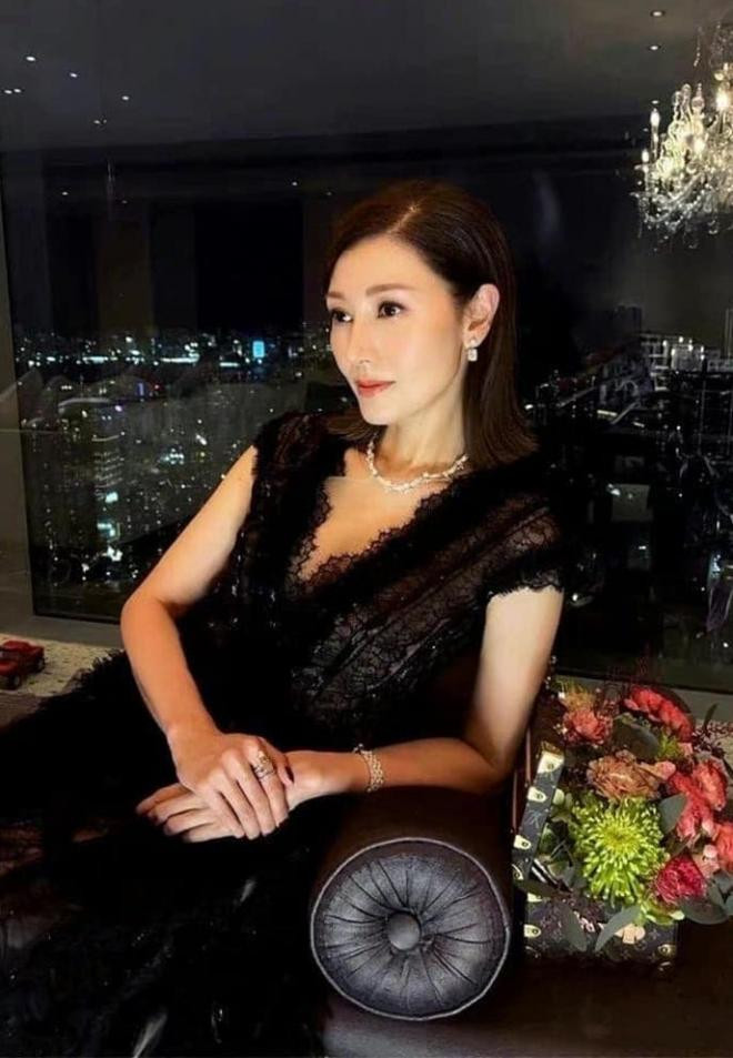 Nhan sắc ở tuổi 51 của Hoa hậu Hồng Kông đẹp nhất lịch sử, từng ...