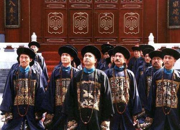 phất ống tay áo khi yết kiến vua 1 phất ống tay áo khi yết kiến vua 1