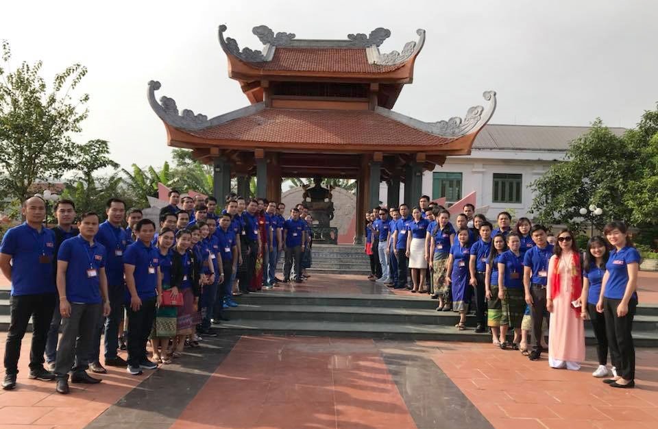 Đoàn thanh niên Việt Nam – Lào thăm di tích lưu niệm nơi Bác Hồ nói chuyện với nhân dân các dân tộc huyện Yên Châu