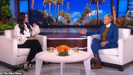 Lần đầu lên show lớn sau khi sinh con, Meghan đã bị MC Úc 'cà khịa' đầy thâm thúy  3
