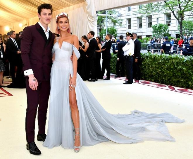 Vừa hội ngộ tình cũ Hailey Bieber chưa bao lâu, Shawn Mendes bất ngờ thông báo chia tay Camila khiến nhiều người ngỡ ngàng 0
