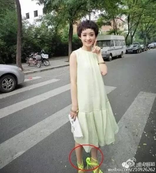  'Chân gót sen' của mỹ nhân Sở Kiều Truyện nổi tiếng thế nào? Các sao nam: 'Tôi không dám bế cô ấy vì sợ giày sẽ rơi mất' 10