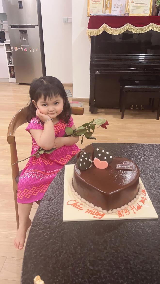 Ngô Lệ Quyên 'Phố trong làng' 5