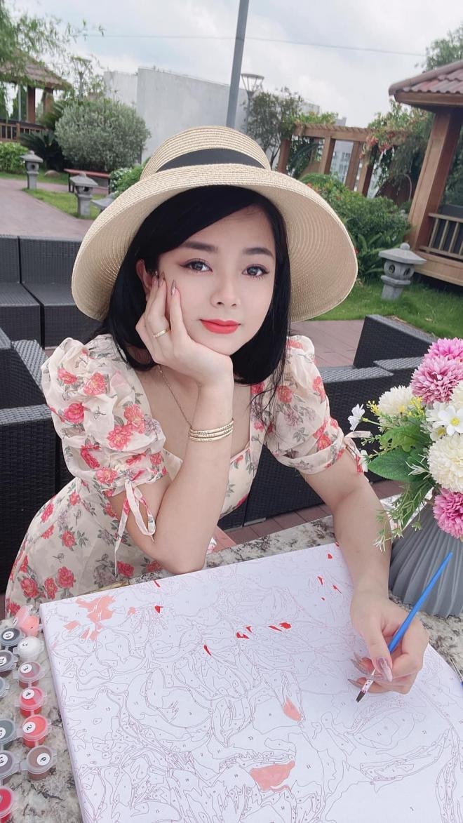 Ngô Lệ Quyên 'Phố trong làng' 3
