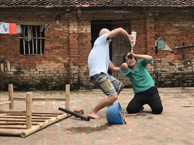 Ngô Lệ Quyên 'Phố trong làng' 1