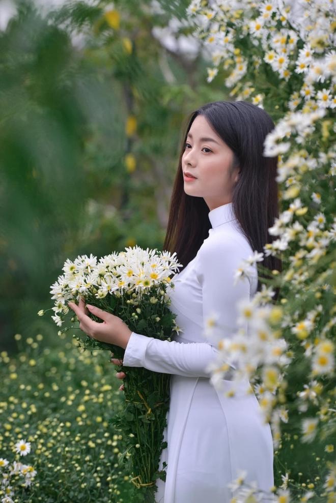 Ngô Lệ Quyên 'Phố trong làng' 5