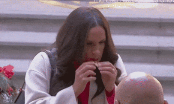  Giữa lúc Meghan đang bị ném đá vì show diễn lố bịch, tình cũ chân dài của Harry lên tiếng bóng gió đầy mỉa mai 14