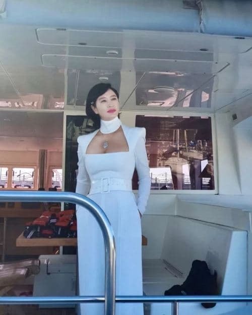 Kim Hye Soo 1