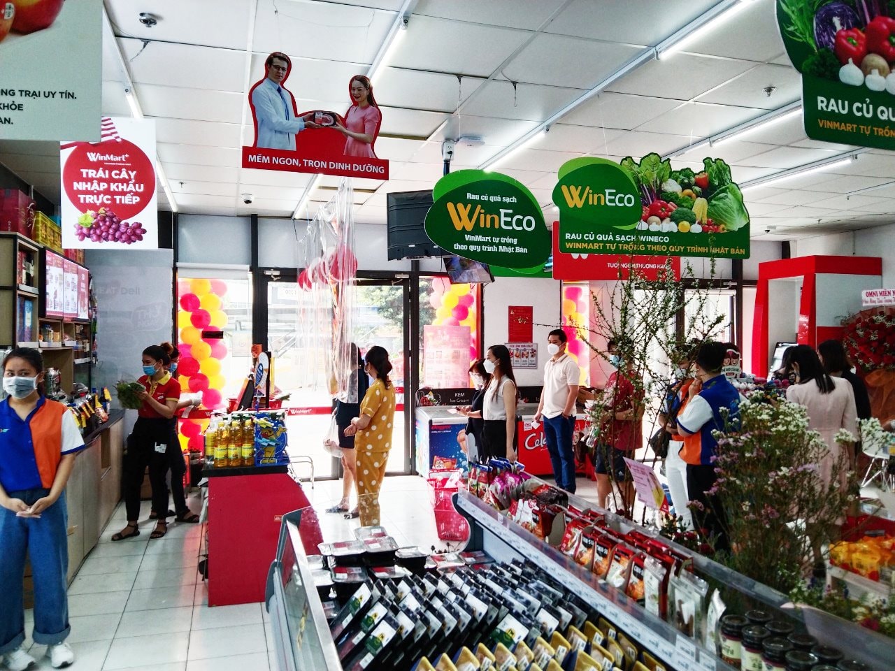 winmart-cung-ung-hang-hoa-thiet-yeu-ap-dung-cac-tieu-chuan-phong-dich-nghiem-ngat..jpg