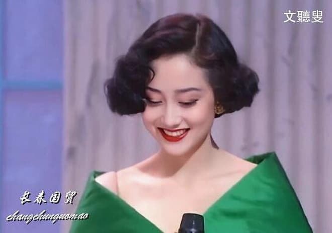 Nhìn ảnh 58 tuổi của Hoa hậu Lợi Trí mới biết sao Lý Liên Kiệt bỏ vợ để cưới, các bà vợ của trùm sòng bạc Macau chỉ muốn 'đuổi cùng giết tận' 2