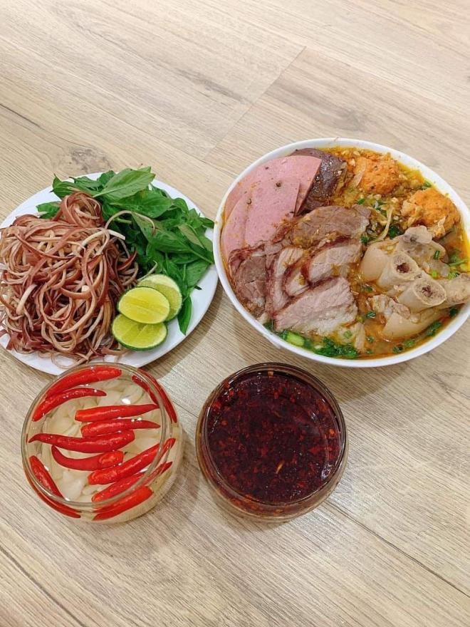 cách nấu bún bò huế  1
