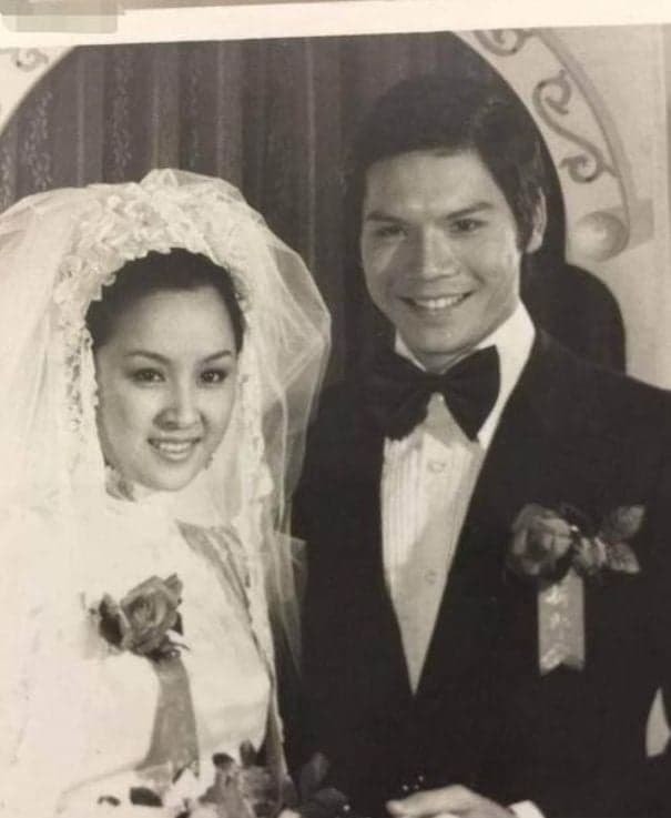 Bà xã ông trùm mafia Hong Kong: Bông hồng thép khiến Hướng Hoa Cường si mê cả đời, bao mỹ nữ showbiz vây quanh vẫn không thay lòng đổi dạ 8