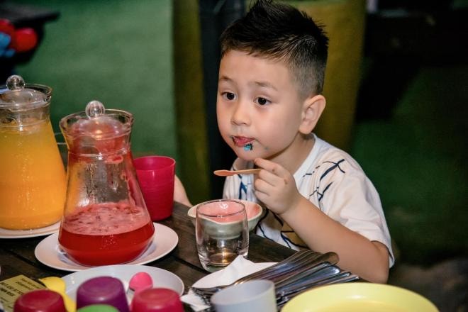 Thảo Trang và con trai 2
