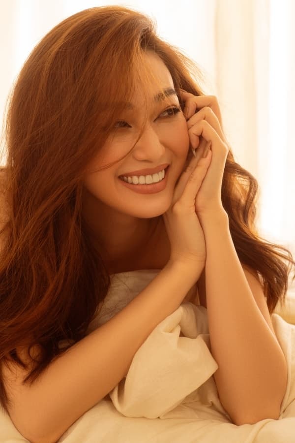 khanh-my-22doi-khi-nghi-ma-chan-showbiz-vi-tai-nang-khong-bang-nhieu-tien-lau-lau-lai-reo-ten-nhau-vi-chung-bo22-1-ngoisaovn-w600-h900 4