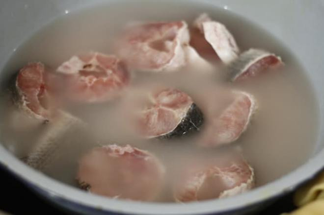 Cách làm cá kho chuối đậm đà tròn vị cực 'hao cơm' ngày đông 2 Cách làm cá kho chuối đậm đà tròn vị cực 'hao cơm' ngày đông 2