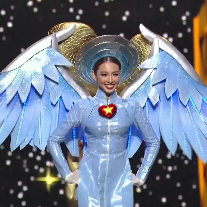 Thùy Tiên thăng hoa với 'Thiên thần áo xanh': Fan Miss Grand vỗ tay rào rào với thiết kế ấn tượng Ảnh 4