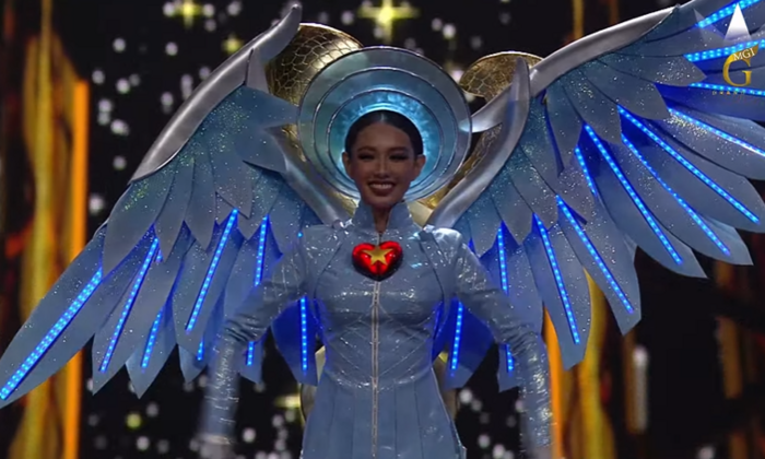 Thùy Tiên thăng hoa với 'Thiên thần áo xanh': Fan Miss Grand vỗ tay rào rào với thiết kế ấn tượng Ảnh 3