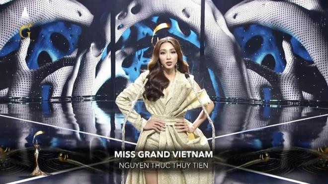 truc-tiep-miss-grand-thuy-tien-hung-bien-troi-chay-bang-tieng-anh-1128b627-ngoisaovn-w1000-h561 5 truc-tiep-miss-grand-thuy-tien-hung-bien-troi-chay-bang-tieng-anh-1128b627-ngoisaovn-w1000-h561 5