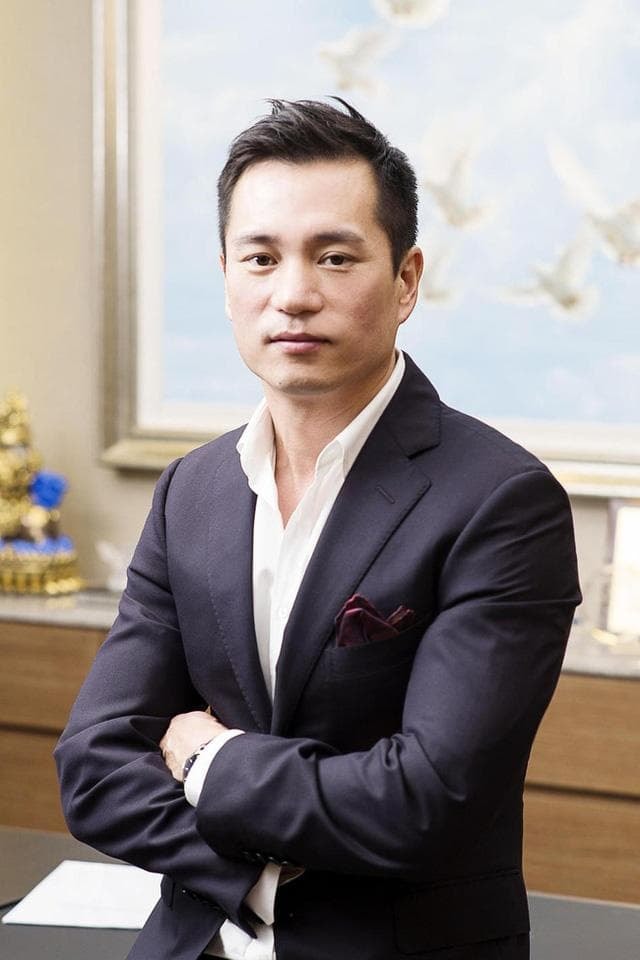 Lấy đại gia để 'trả thù' Từ Hy Viên, 'Triệu Mẫn' An Dĩ Hiên lại đón tin dữ khi báo Hong Kong tiết lộ CEO Trần Vinh Luyện bị truy tố  2