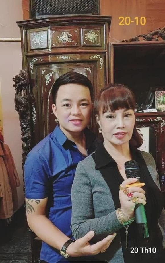 vợ chồng Thu Sao  1