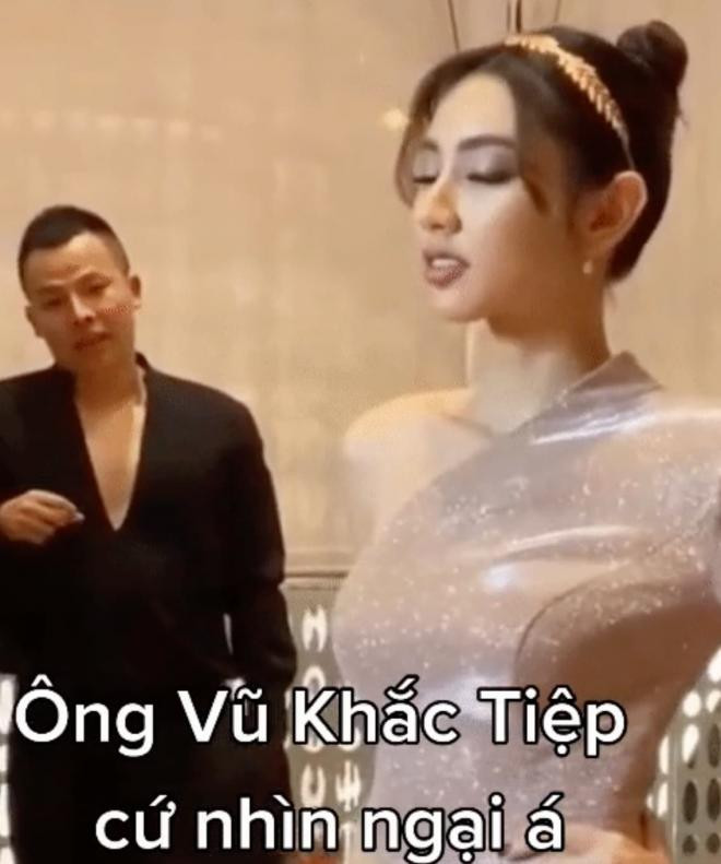 nhan-sac-thuy-tien-bi-team-qua-duong-chup-len-van-khong-22hut22-bang-anh-mat-vu-khac-tiep-nhin-nang-hau-3-ngoisaovn-w1136-h1362 2