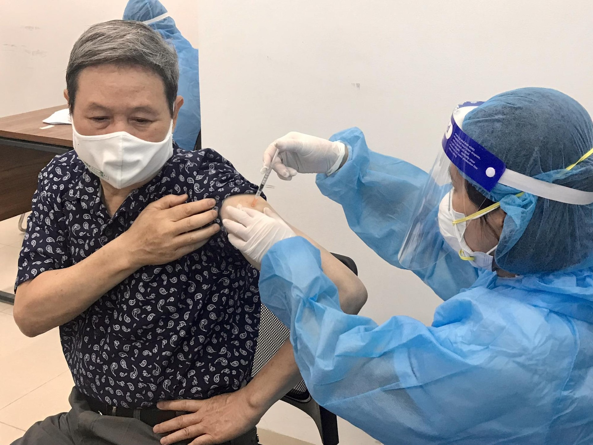tiem-vaccine-ha-noi-1631778893404298750879-1631784273608-16317842781061656872156.jpg