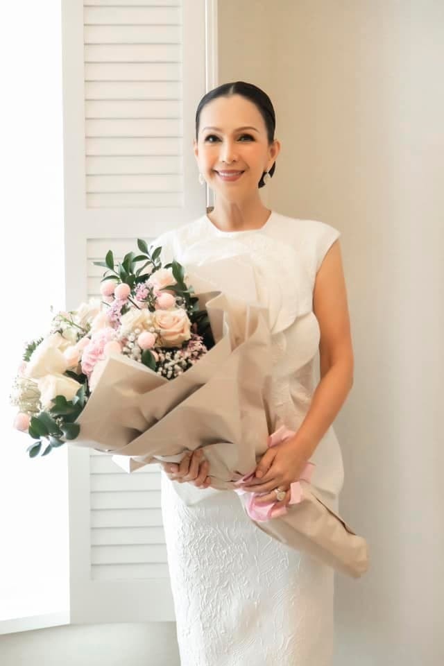 diem-my-mung-sinh-nhat-vien-man-ben-chong-doanh-nhan-va-dan-mi-nhan-dinh-dam-showbiz-3-ngoisaovn-w640-h960 13