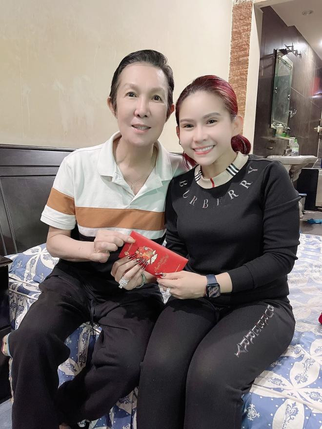 binh-tinh-mung-sinh-nhat-ba-nuoi-vu-linh-nhan-sac-22ong-hoang-cai-luong-ho-quang22-o-thi-hien-tai-gay-chu-y-2-ngoisaovn-w1439-h1920 2