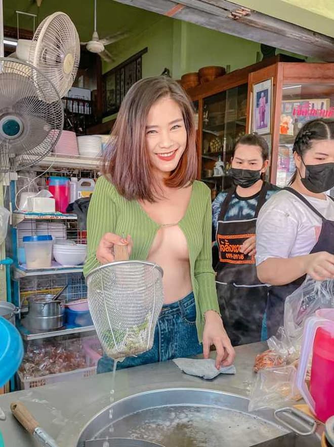 Ngọc Trinh lên báo thái  3