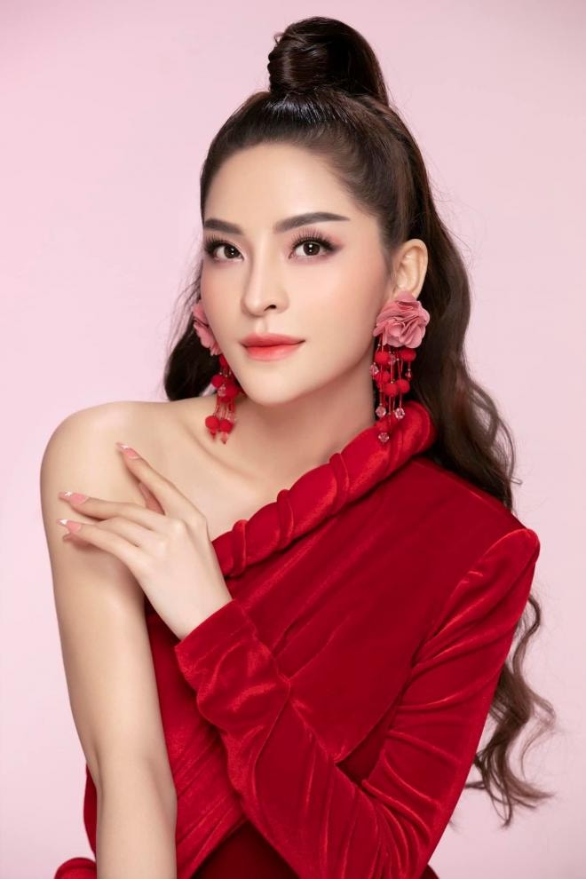 saka-truong-tuyen-khoe-loat-anh-con-trai-vua-cat-toc-dang-yeutiet-lo-ten-o-nha-cua-nhoc-ty-5-ngoisaovn-w1364-h2048 3