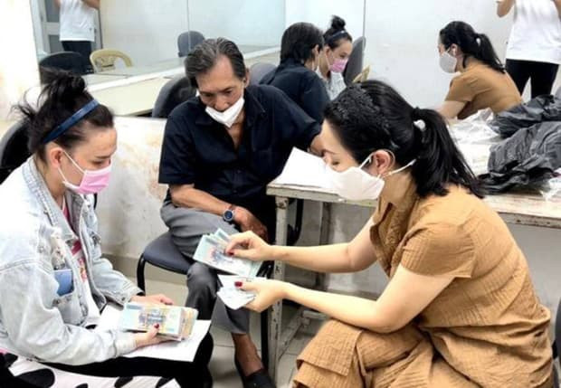 thuong-tin-lam-shipper-vi-khong-muon-lam-ganh-nang-cho-moi-nguoi-len-tieng-chuyen-pha-tien-bao-hiem-cua-con-gai-2-ngoisaovn-w620-h429 0
