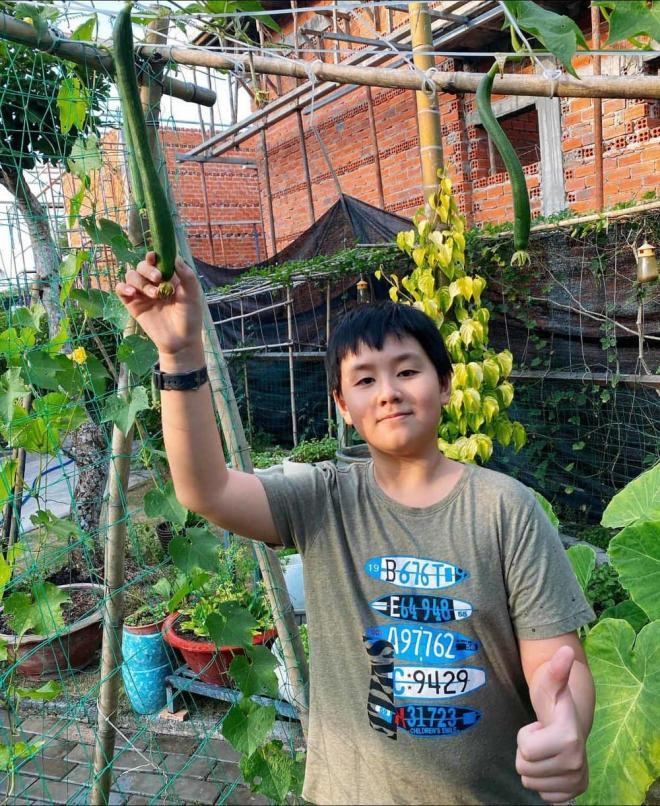 le-phuong-khoe-khung-canh-yen-binh-tai-que-nha-tra-vinh-22e136e3-ngoisaovn-w1000-h1222 4