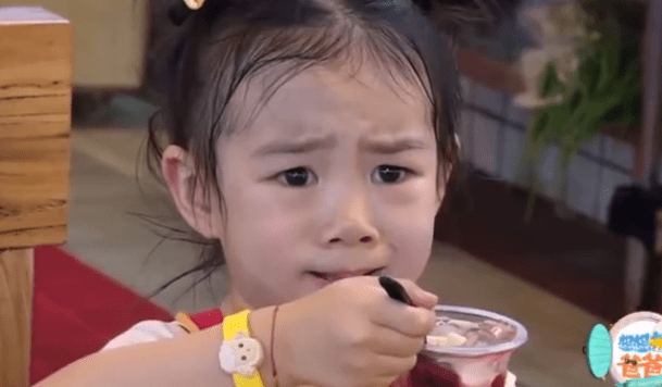 Từng bị ném đá vì nghi ngờ 'giật bồ' An Dĩ Hiên, giờ cô và Lee Seung Hyun lại trở thành cặp vợ chồng được yêu thích nhất vì thiên thần nhỏ 'vạn người mê' này 2