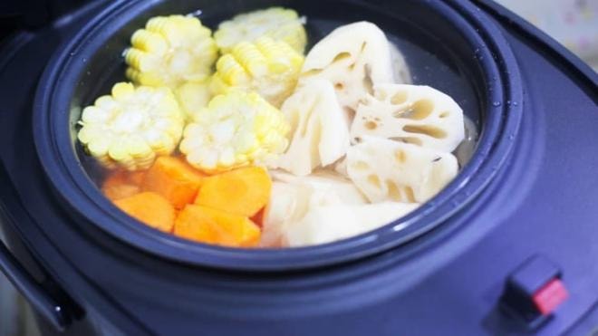  canh sườn non củ sen 8