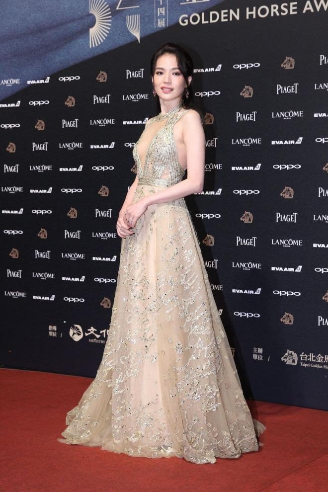 Thư Kỳ đến nhà Lưu Gia Linh làm khách và đi nhờ nhà vệ sinh, ai ngờ bồn cầu bị đập nát tại chỗ 1