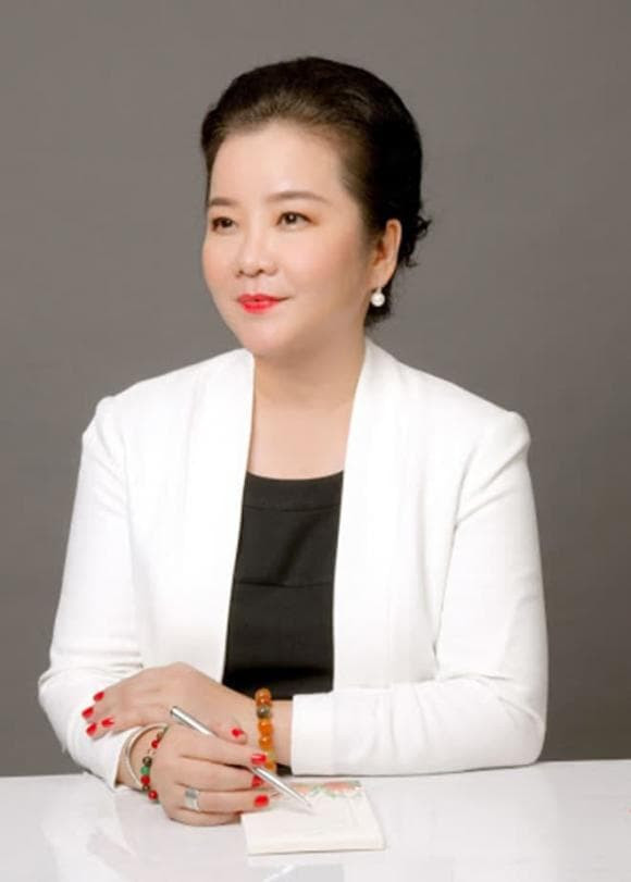 me-vo-phan-thanh-nhan-gach-da-vi-bi-dao-lai-clip-giai-thich-li-do-thuy-van-khong-la-hoa-hau-hoan-vu-viet-nam-2019-11-ngoisaovn-w580-h811 0