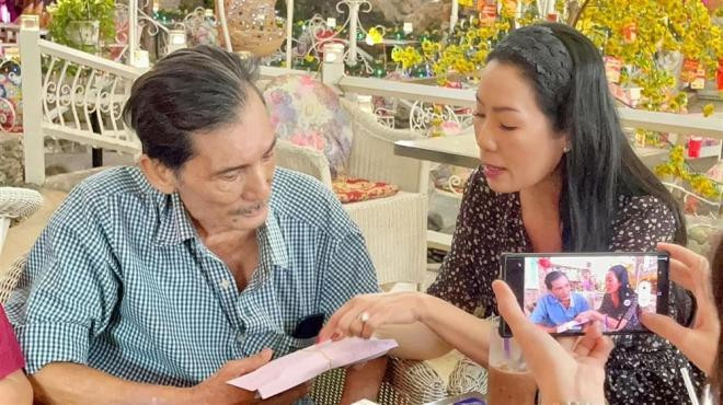 nsut-trinh-kim-chi-phan-phao-khi-bi-thuong-tin-phan-tu-y-keu-goi-1-ngoisaovn-w1000-h562 3 nsut-trinh-kim-chi-phan-phao-khi-bi-thuong-tin-phan-tu-y-keu-goi-1-ngoisaovn-w1000-h562 3