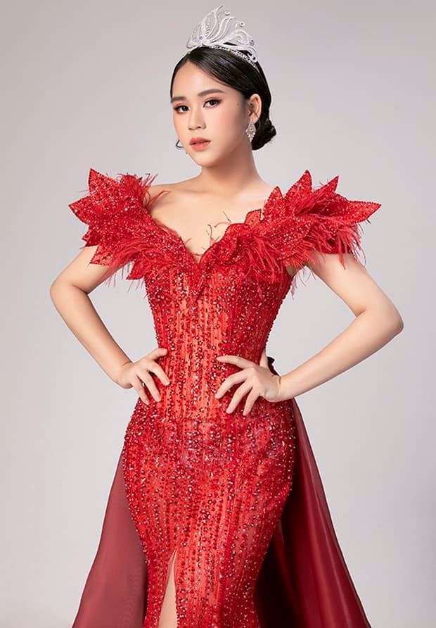 sau-thuy-tien-viet-nam-co-them-1-dai-dien-dang-quang-hoa-hau-cap-quoc-te-khi-o-tuoi-13-3-ngoisaovn-w620-h892 1