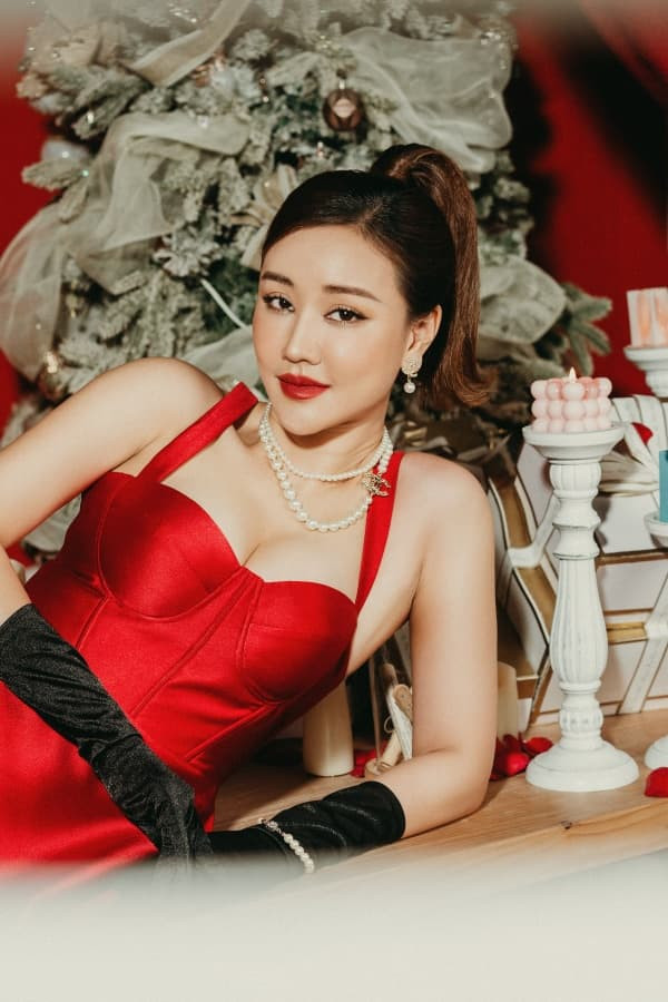 maya-khoe-nguc-cang-tron-trong-lan-hiem-hoi-xuat-hien-tiet-lo-con-gai-cam-minh-yeu-duong-1-ngoisaovn-w600-h900 5 maya-khoe-nguc-cang-tron-trong-lan-hiem-hoi-xuat-hien-tiet-lo-con-gai-cam-minh-yeu-duong-1-ngoisaovn-w600-h900 5