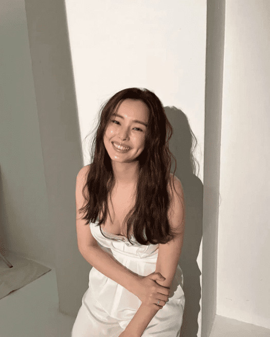 'Hoa hậu gợi cảm nhất Hàn Quốc' Honey Lee lộ diện sau đám cưới, vòng một bốc lửa chiếm spotlight 1