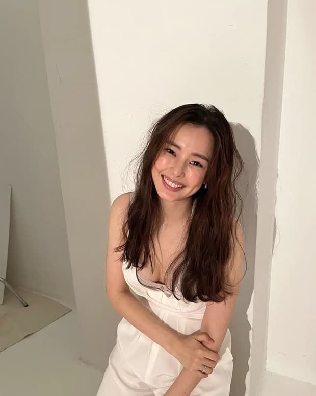 'Hoa hậu gợi cảm nhất Hàn Quốc' Honey Lee lộ diện sau đám cưới, vòng một bốc lửa chiếm spotlight 2