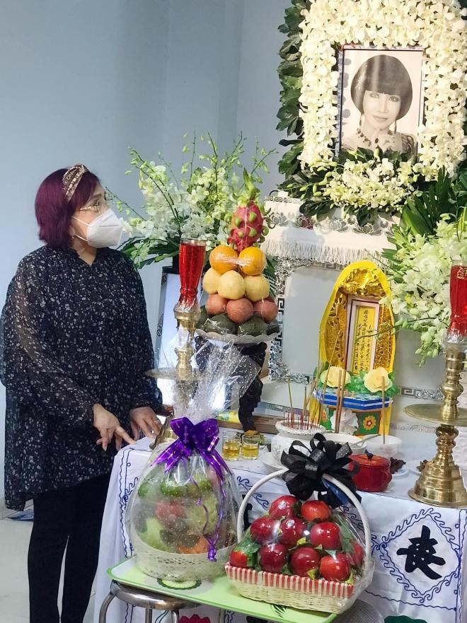 ngay-mat-dau-tien-cua-nsut-thanh-kim-hue-chong-ngoi-than-thoi-nhu-nguoi-mat-hon-nsnd-le-thuy-va-nsnd-bach-tuyet-den-vieng-2-ngoisaovn-w1534-h2048 2