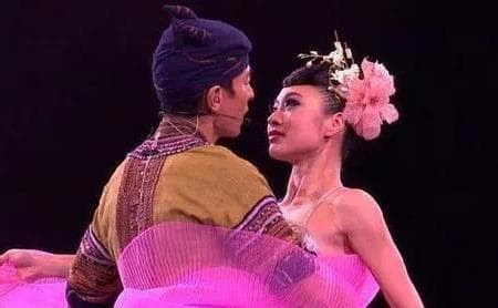 Cả cuộc đời cô đã làm bạn nhảy của Lưu Đức Hoa: Theo chân anh từ năm 16 tuổi, đến 41 tuổi vẫn chưa lấy chồng  5