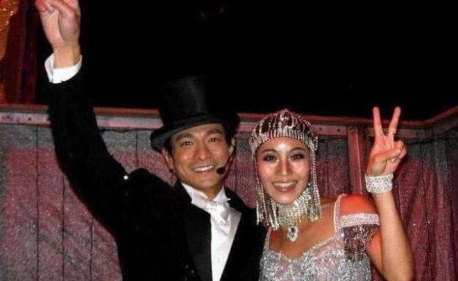Cả cuộc đời cô đã làm bạn nhảy của Lưu Đức Hoa: Theo chân anh từ năm 16 tuổi, đến 41 tuổi vẫn chưa lấy chồng  9