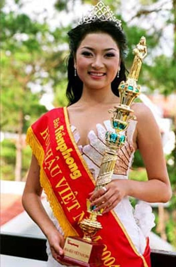 hoa-hau-nguyen-thi-huyen-hiem-hoi-22nha-hang22-vai-goc-khong-gian-song-1-ngoisaovn-w600-h911 5