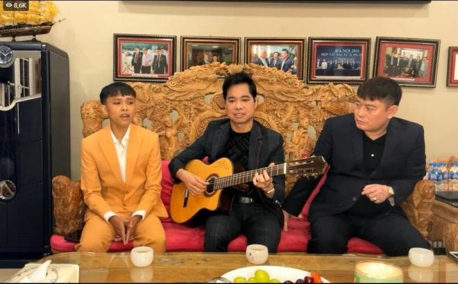 ho-van-cuong-co-man-tai-xuat-tren-song-livestream-cung-ngoc-son-va-bau-thuy-lan-dau-lam-dieu-nay-cho-phi-nhung-3-ngoisaovn-w917-h569 2