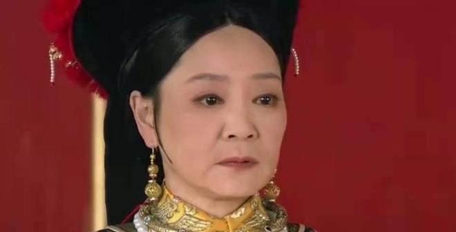 Chân Hoàn truyện: Ung Chính chọn thê thiếp, tại sao thái hậu lại chỉ tạt trà rồi ném mèo vào chân Chân Hoàn? 4